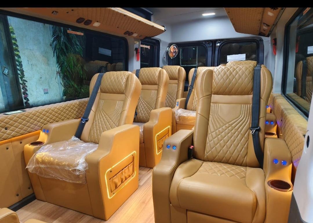 10 Seater Force Urbania Rental in Delhi